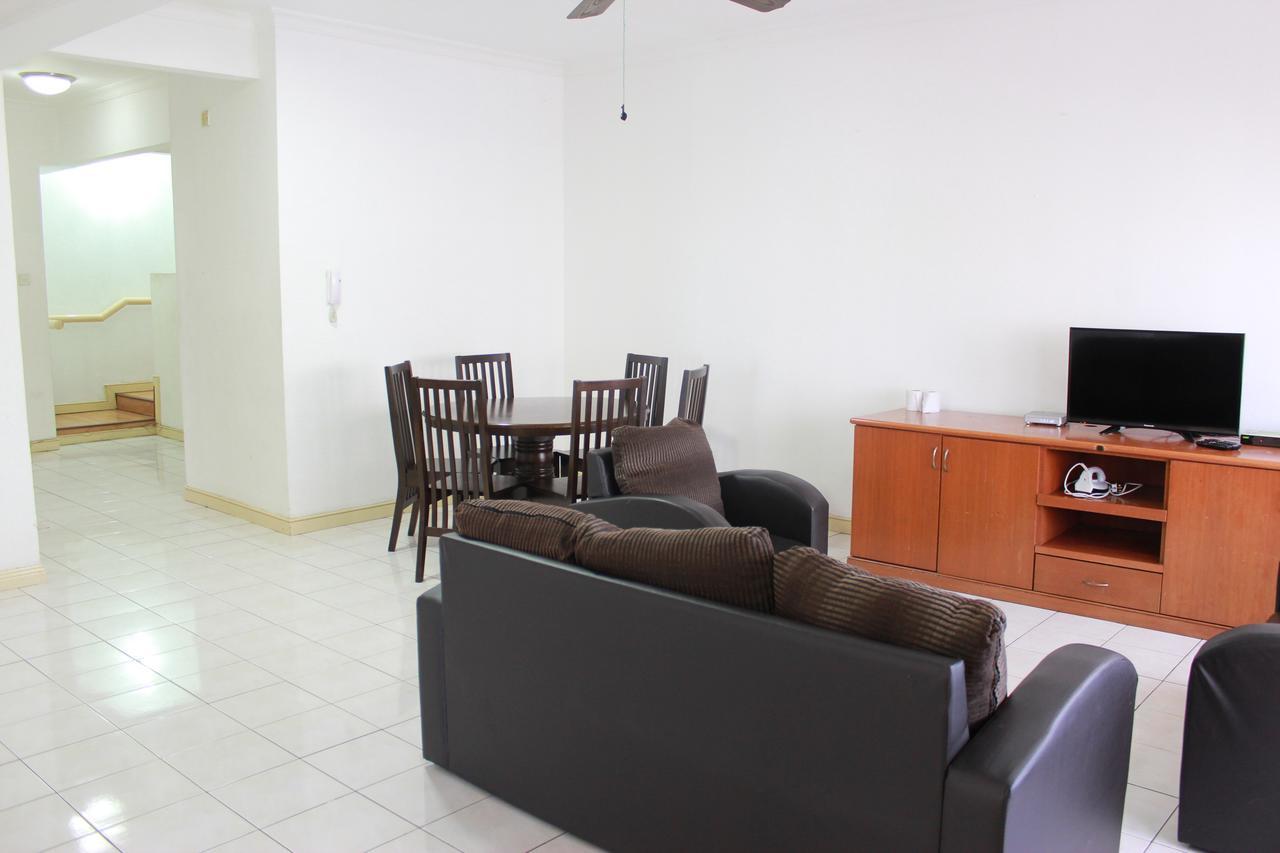 Marina Court, Kota Kinabalu, Sabahヴィラ エクステリア 写真